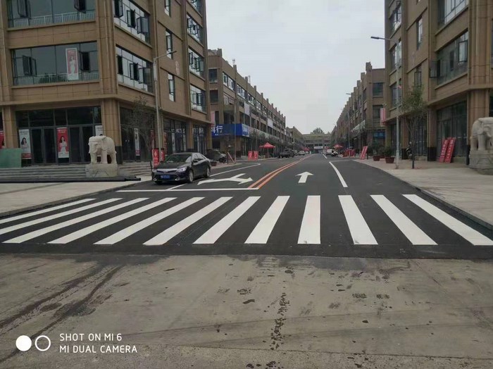 市新小區道路劃線